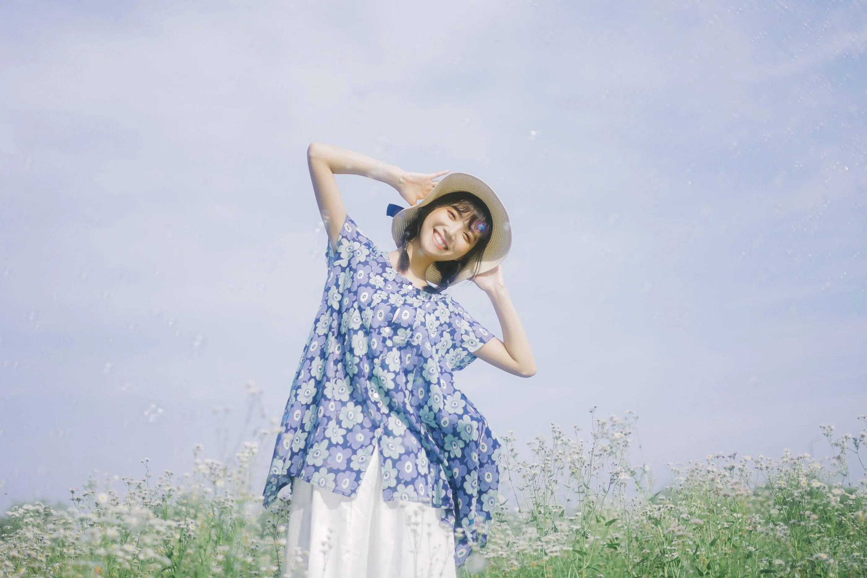 [YITUYU艺图语]2022.07.06 初夏的花海 一只阿梦崽 [35P]插图1